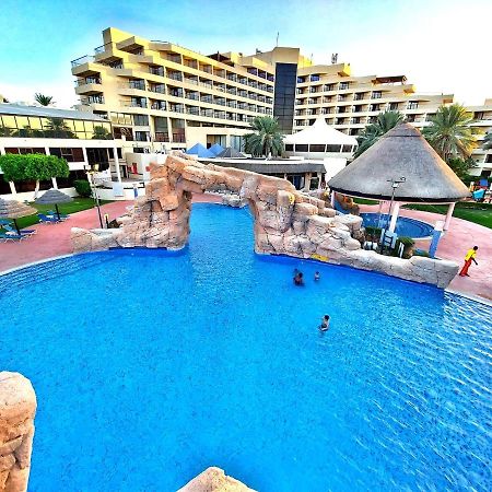 Danat Al Ain Resort Exterior photo The swimming pool at the hotel