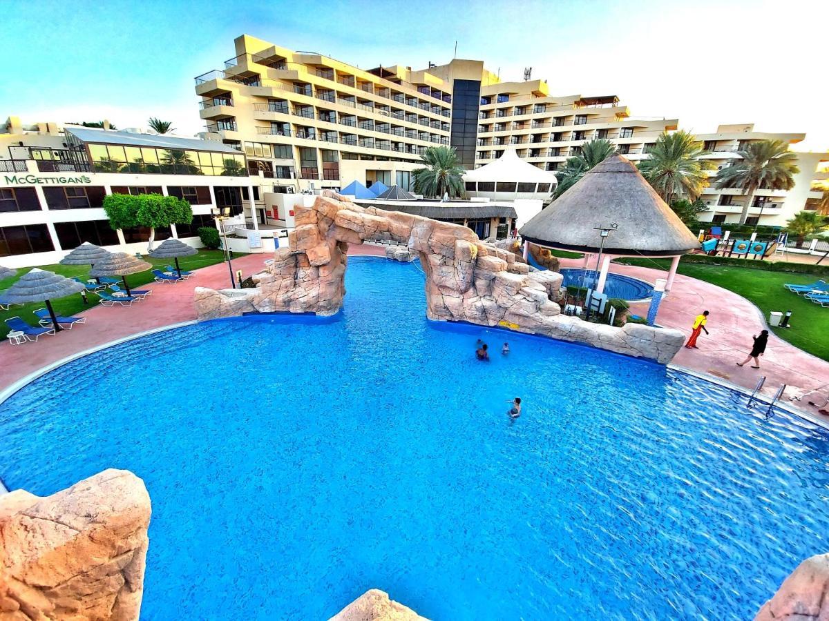 Danat Al Ain Resort Exterior photo The swimming pool at the hotel