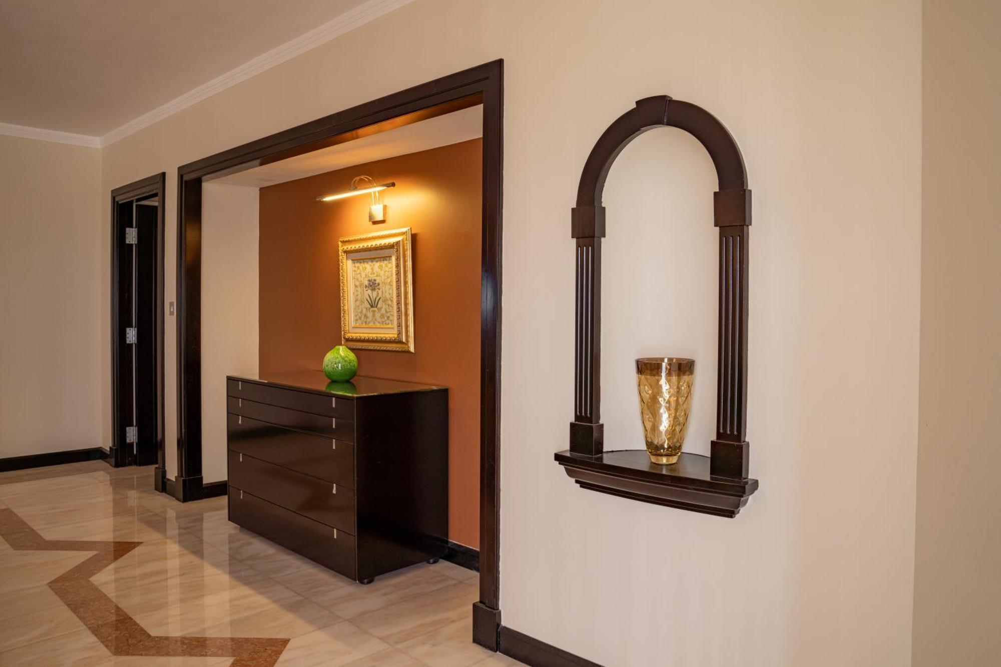 Danat Al Ain Resort Exterior photo A wall niche