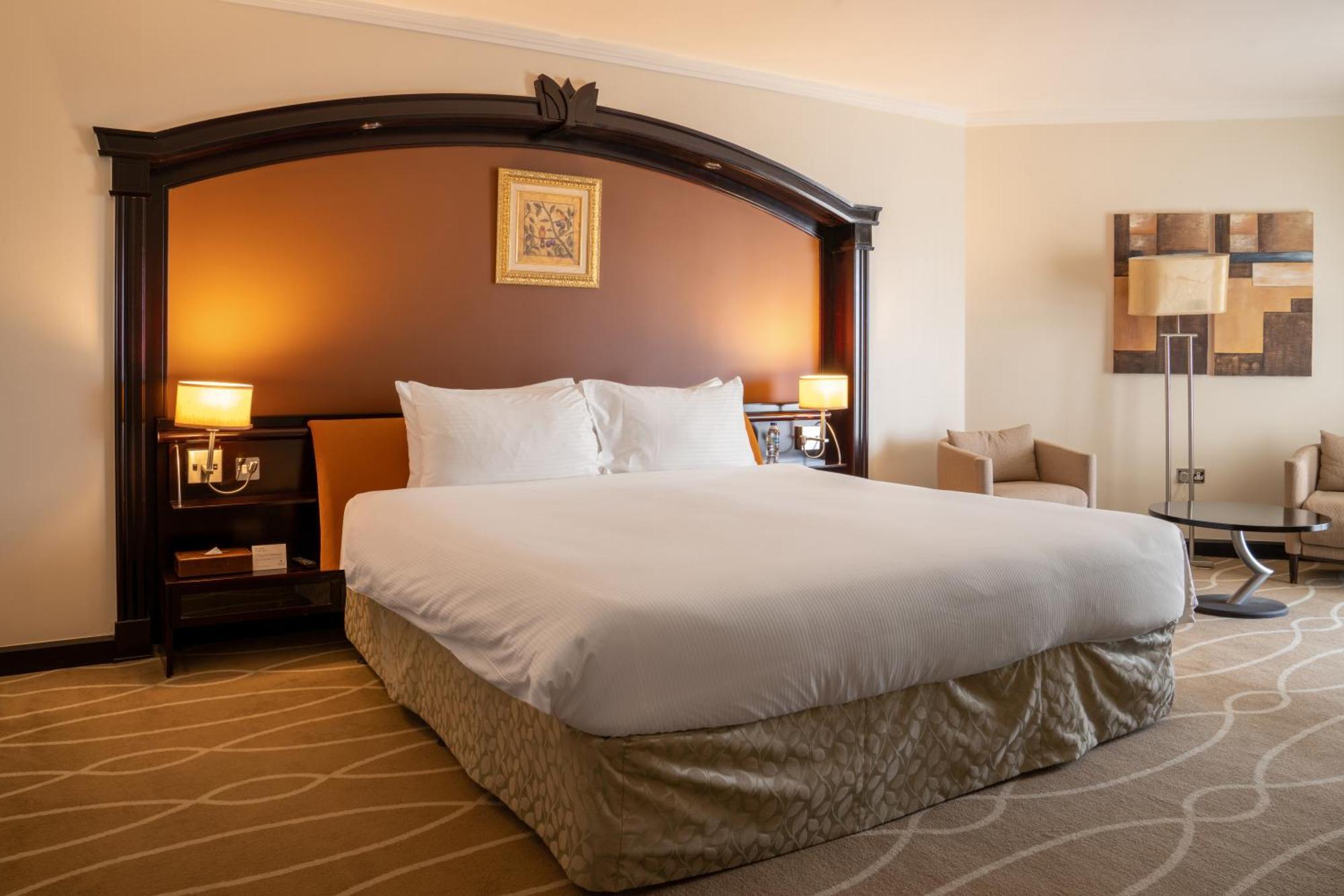 Danat Al Ain Resort Exterior photo A bedroom at the hotel