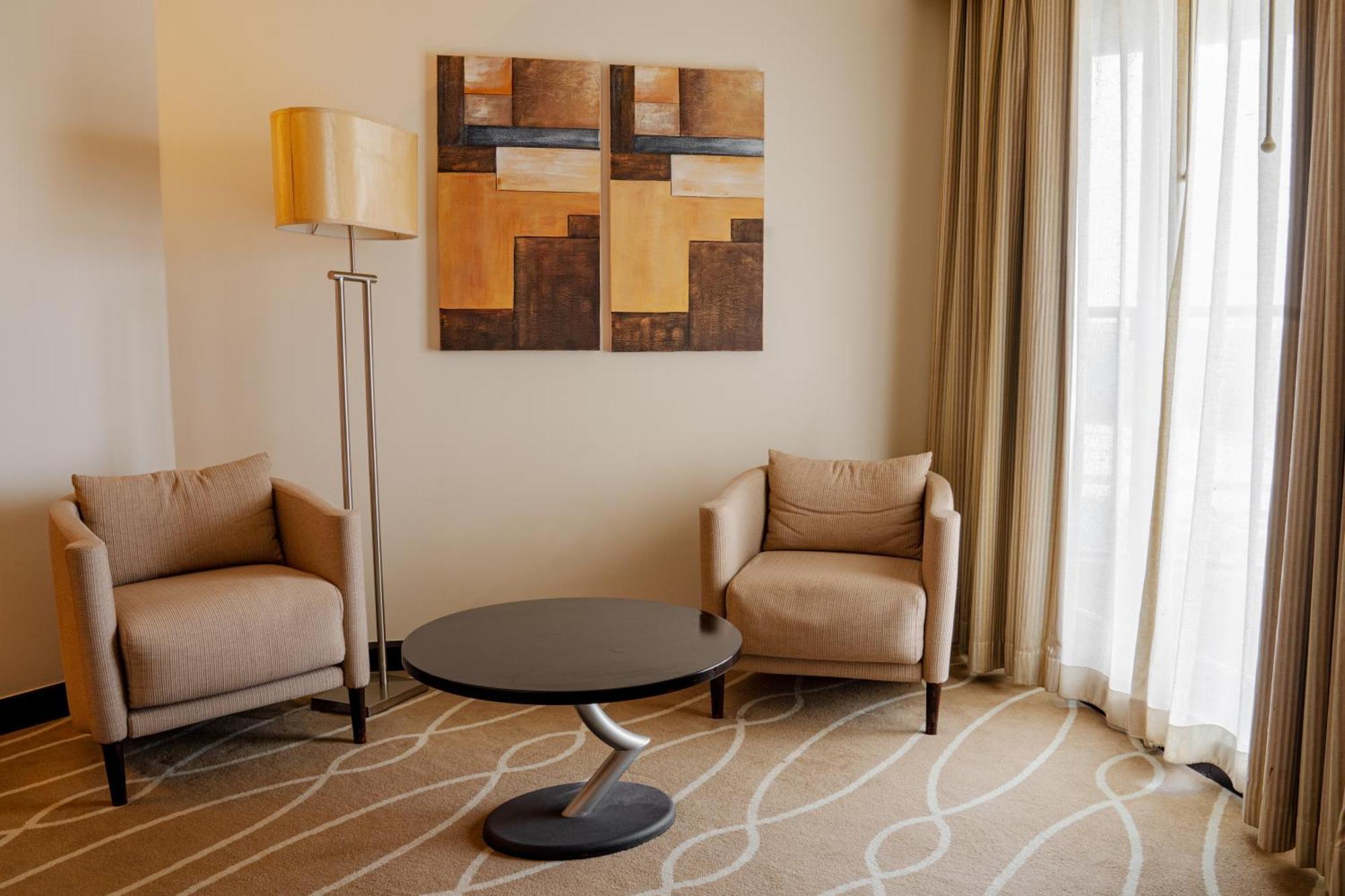 Danat Al Ain Resort Exterior photo A room at the hotel