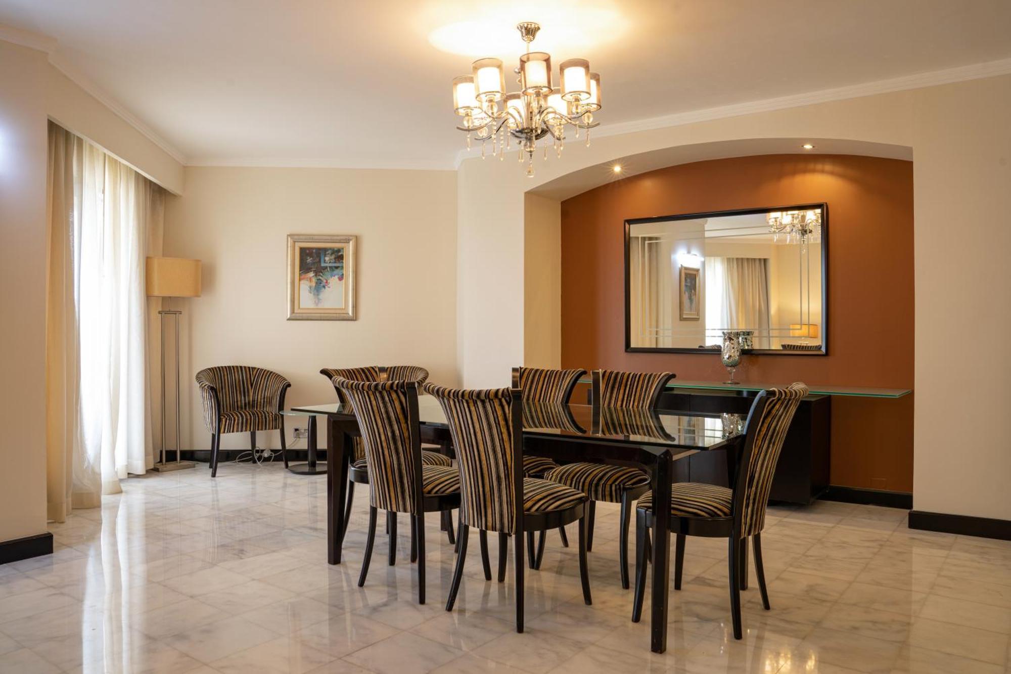 Danat Al Ain Resort Exterior photo A dining room