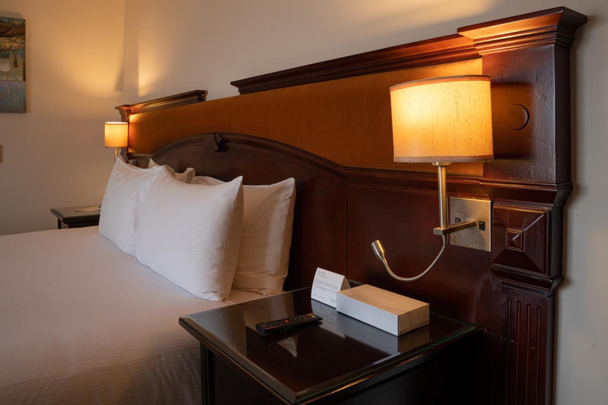 Danat Al Ain Resort Exterior photo A bedside table
