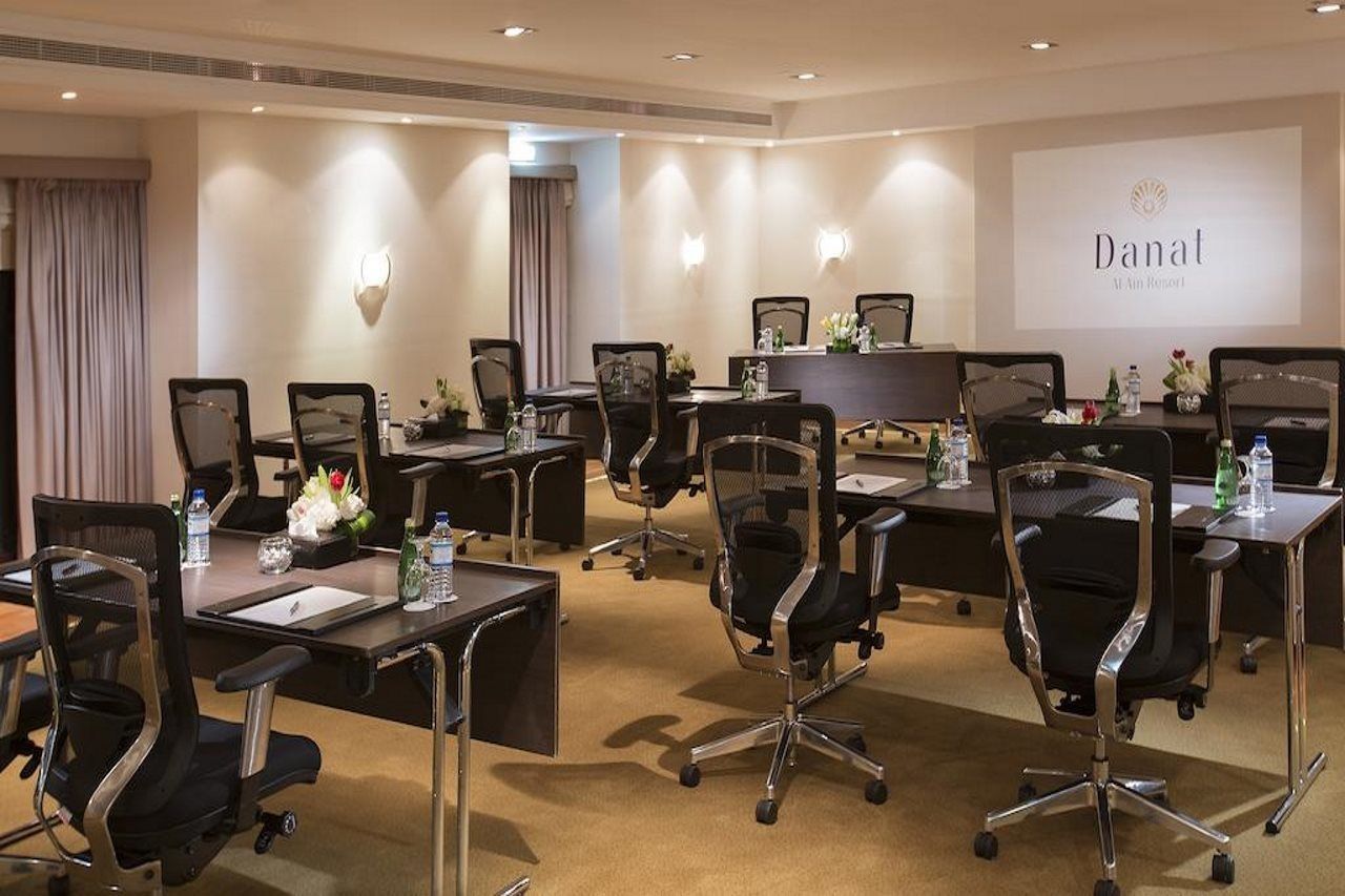 Danat Al Ain Resort Exterior photo Meeting room at the hotel