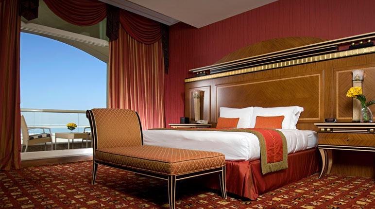 Danat Al Ain Resort Exterior photo A bedroom at the Jumeirah Beach Hotel
