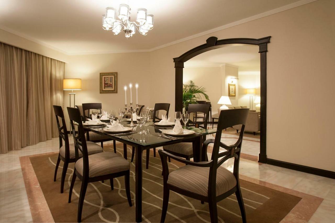 Danat Al Ain Resort Exterior photo A dining room