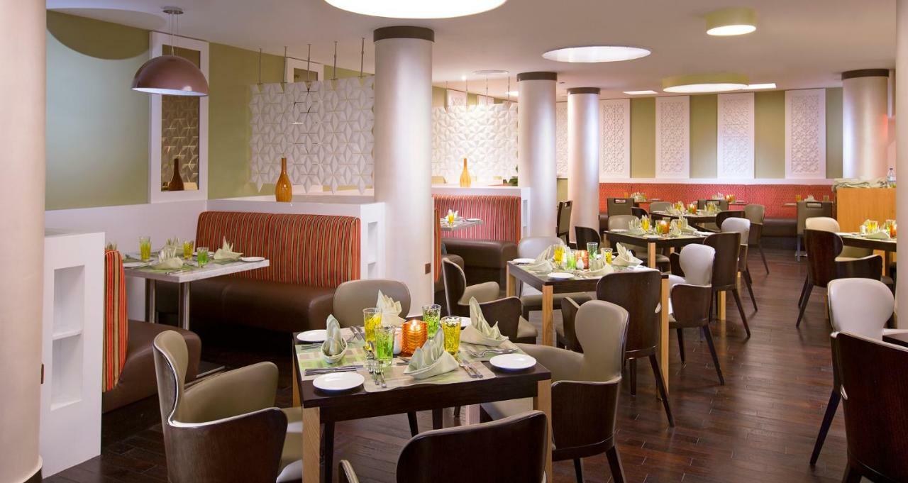 Danat Al Ain Resort Exterior photo The restaurant